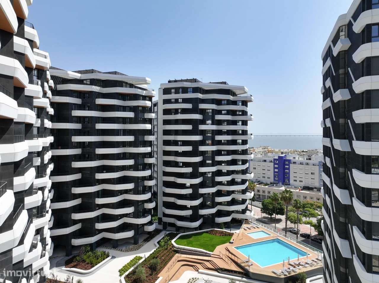 Apartamento T4 com estacionamento, Parque das Nações, Lisboa-8