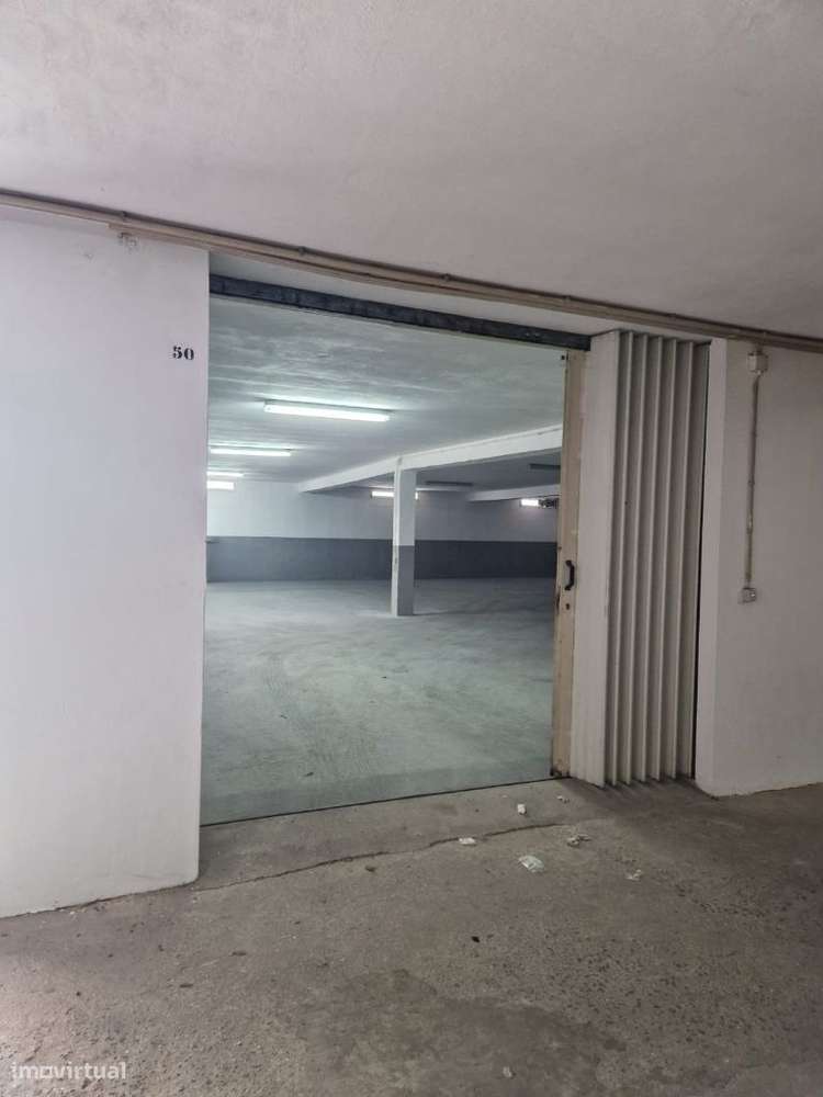 Lote de garagens fechadas no Bairro do Liceu, Aveiro - Grande imagem: 4/18