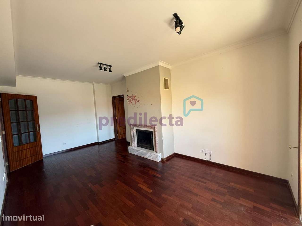 REF3813 - Rentabilidade garantida: T1 c/ box - À Areosa-11