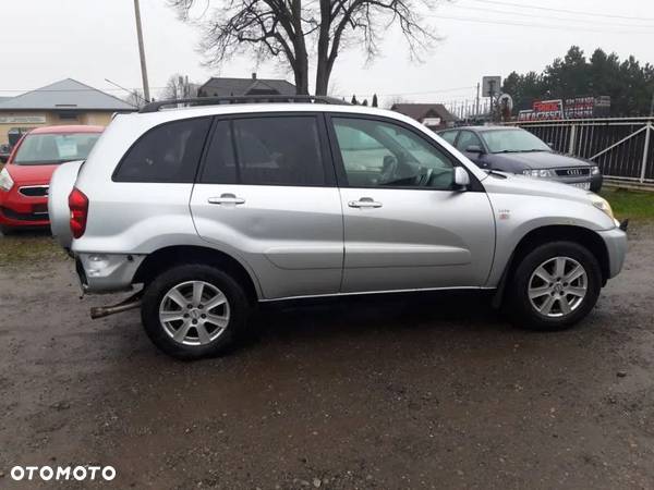 Toyota RAV4 2.0 VVT-i 4x4 - 20