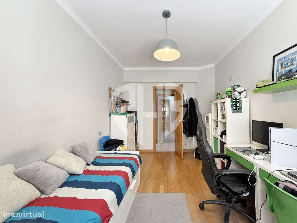 Apartamento T3 / C/Parqueamento // Santa Marta Corroios-36