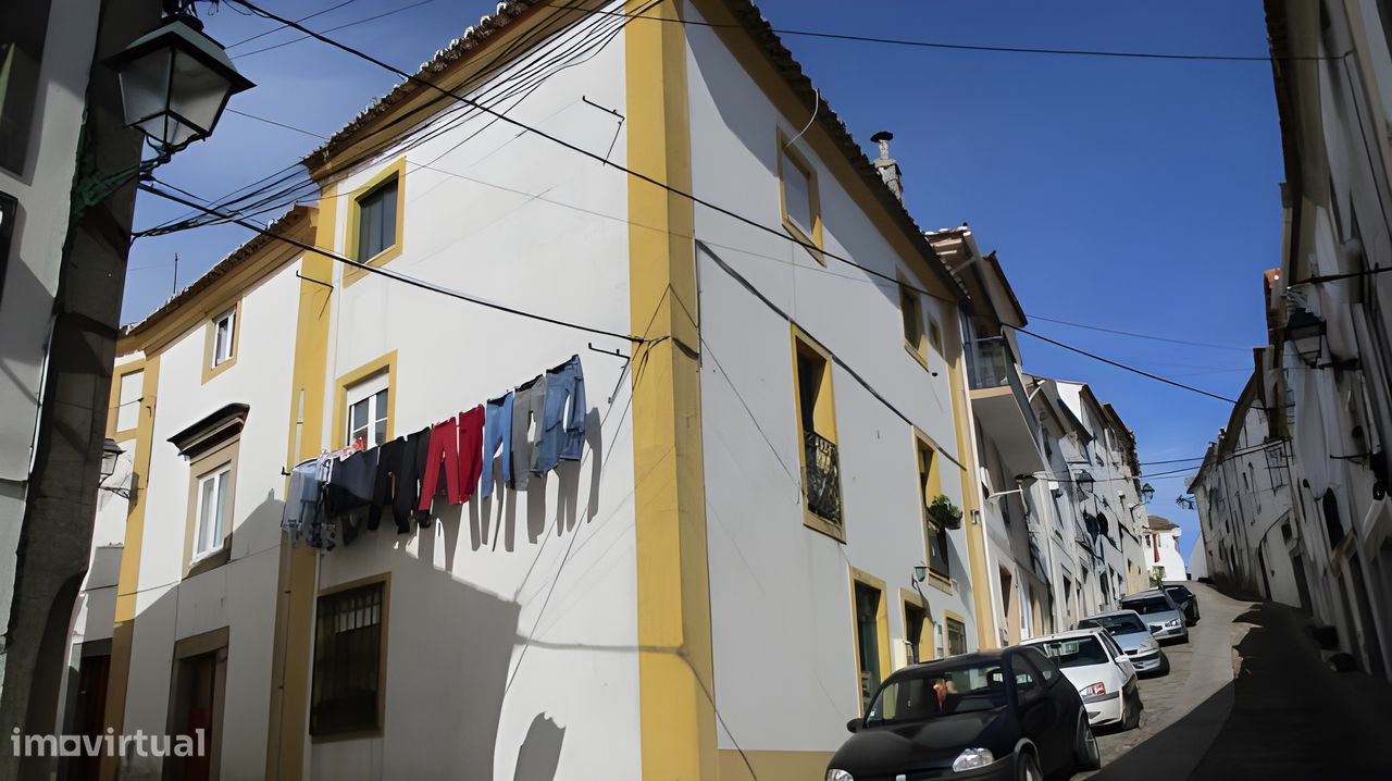 Casa para Recuperar em Castelo de Vide com Terraço e Armazenamento - Grande imagem: 1/9