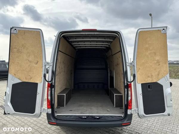 Mercedes-Benz Sprinter - 17