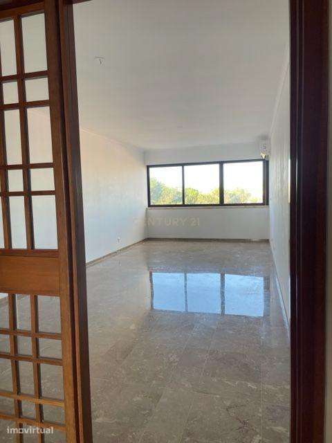 Apartamento T2 em Santa Clara com piscina - Grande imagem: 2/21