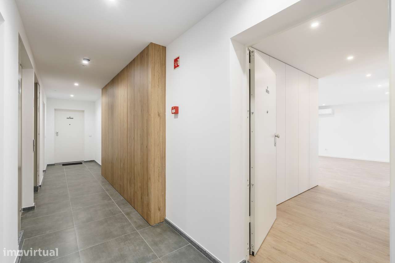 Exclusivo T3 Novo no Último Piso | 196 m² | Duas Frentes-31