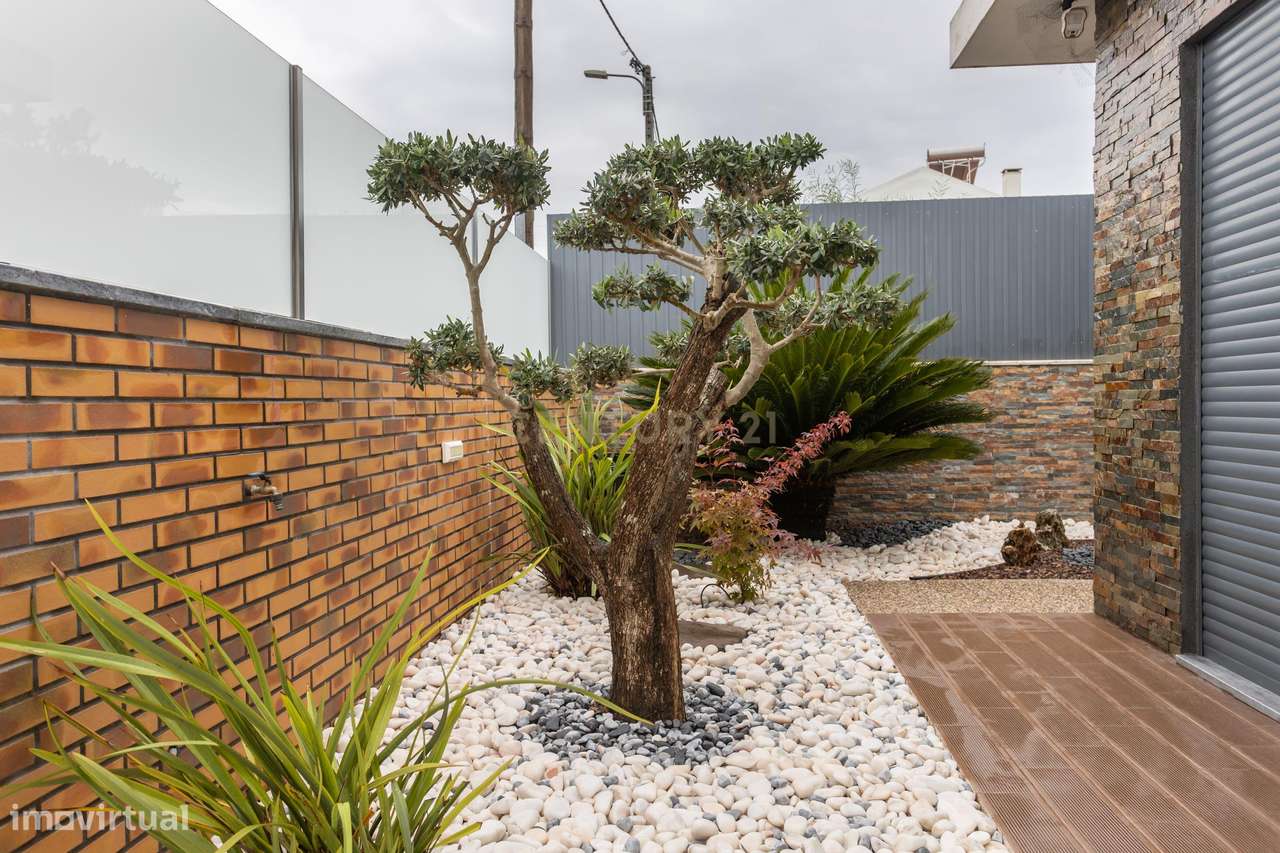 Moradia Térrea T3 em Quinta de Valadares - Seixal   850.000€ - Grande imagem: 2/27