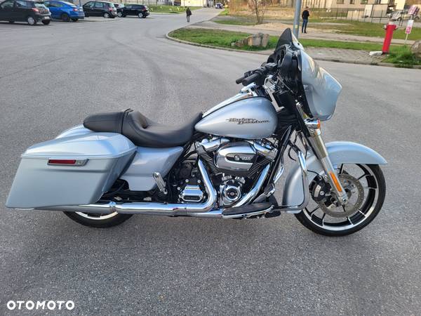 Harley-Davidson Touring Street Glide - 3