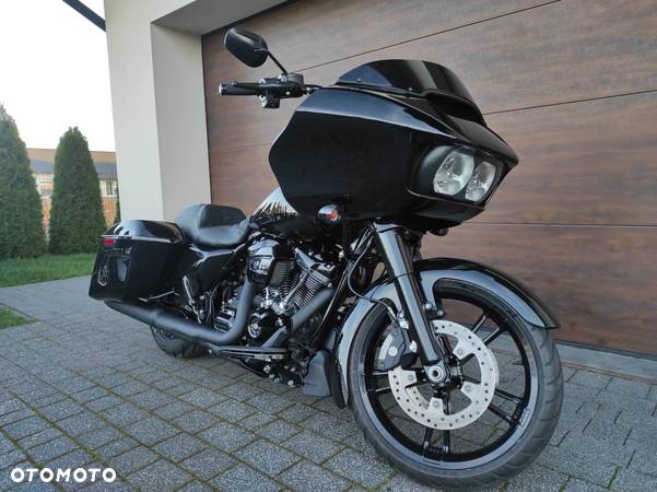 Harley-Davidson Touring Road Glide - 1