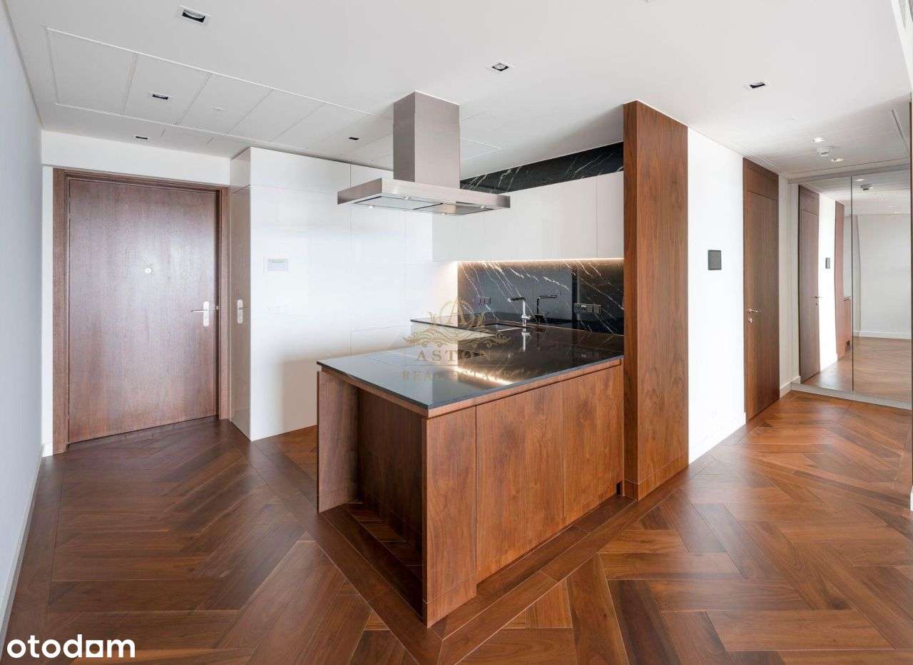 Luxury 1-bedroom apartment on Złota 44-14