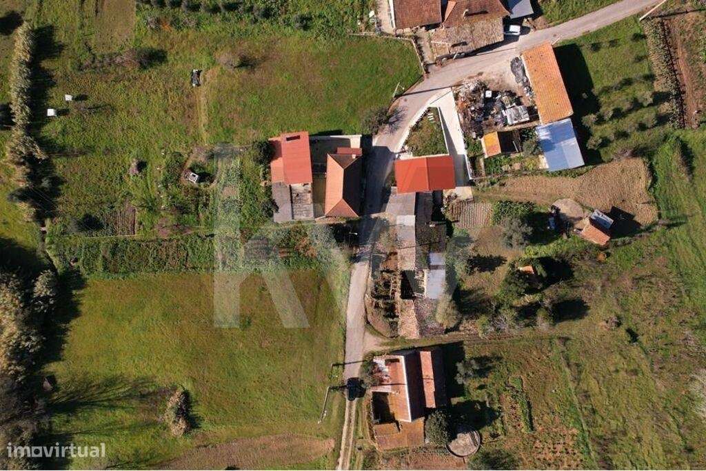 Moradia T2 para recuperar em Santo Ibério, Pombal, Leiria com terreno - Grande imagem: 4/28