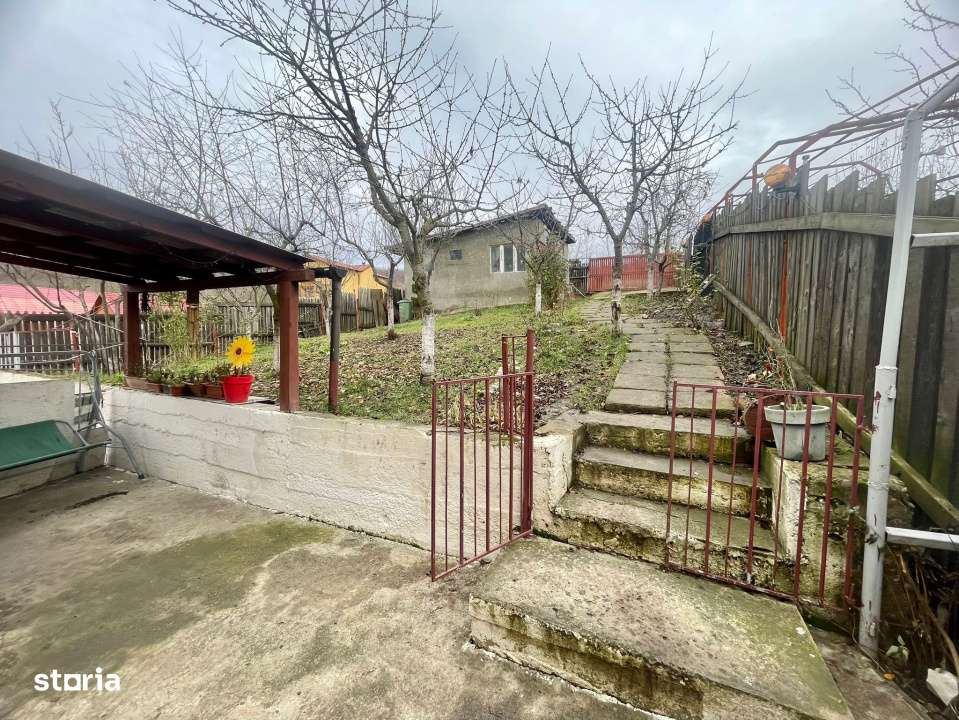 Oferta! Casa de vanzare 95 mp.+ 556 mp teren, Campenesti - Imagine principală: 5/10