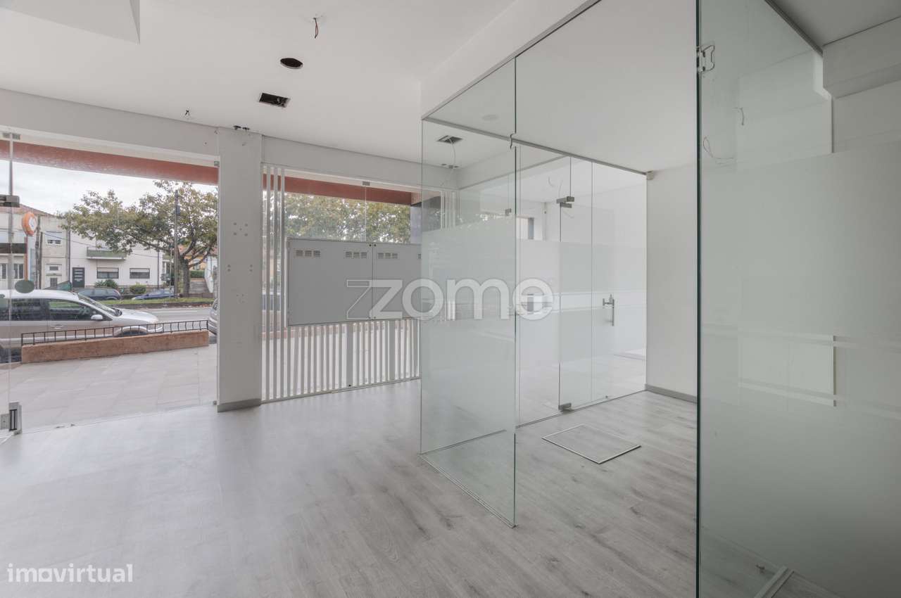 Loja com grande visibilidade e 4 montras na Circunvalação – Porto - Grande imagem: 4/16