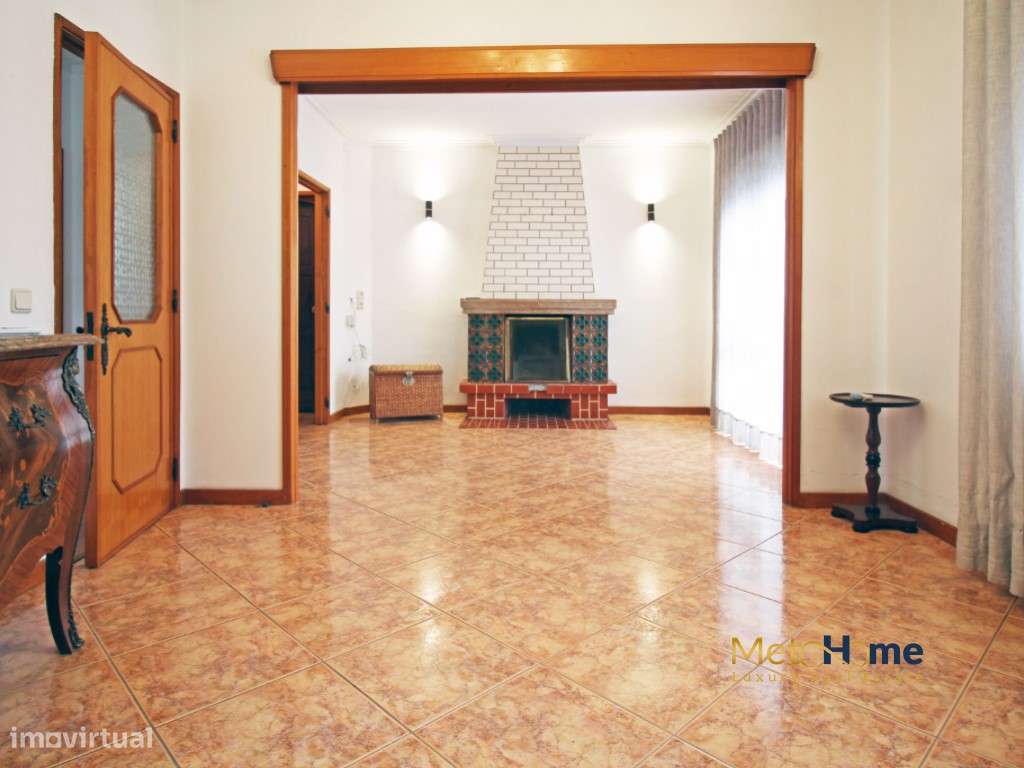 Moradia de 4 frentes em Perosinho-8