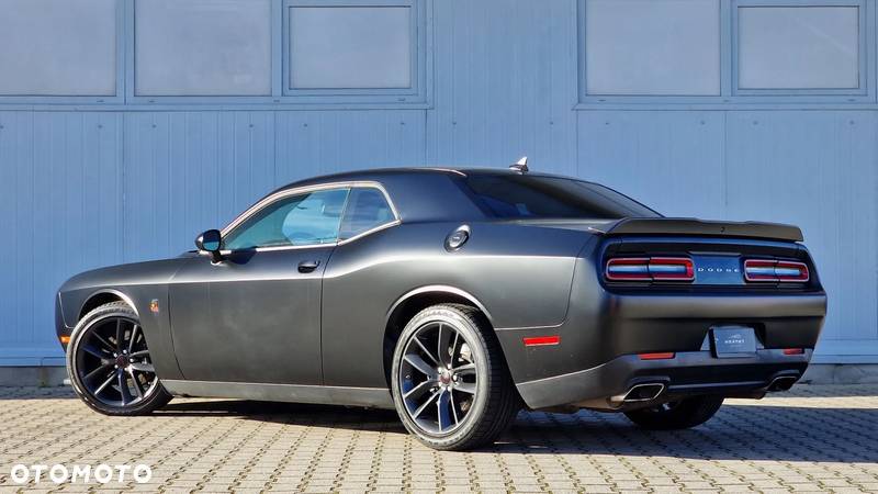 Dodge Challenger 6.4 Scat Pack - 6