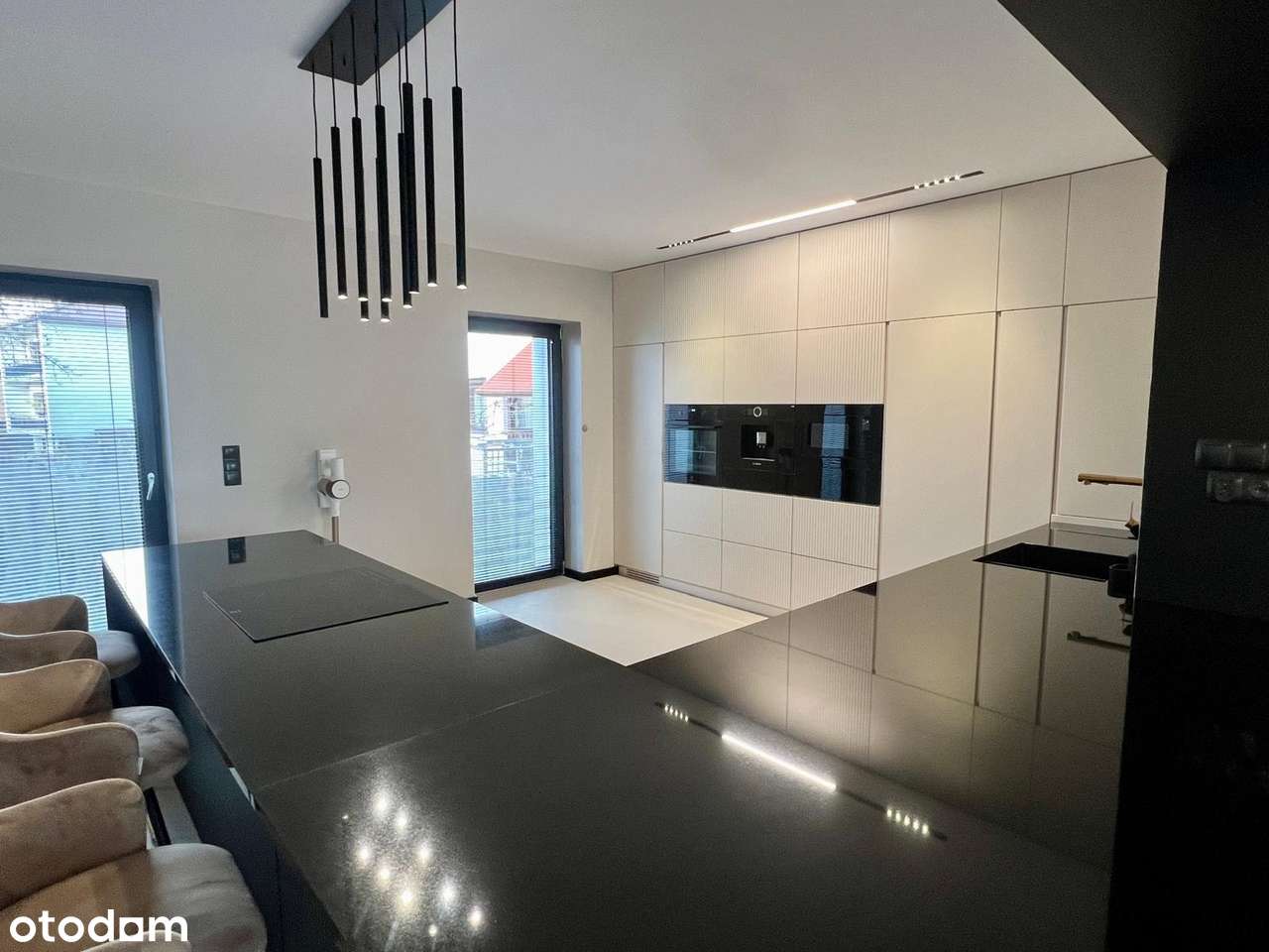 Piękny dom 900m od rynku- wysoki standard, doskonała lokalizacja - Pełny obrazek: 5/16