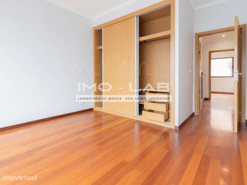 Moradia T2+1 - Câmara de Lobos - Vista Mar e Vista Montanha-18