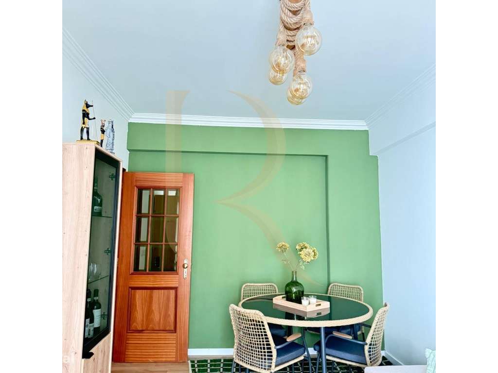 Apartamento T1 com elevador, marquise e cozinha equipada em Laranje... - Grande imagem: 4/18