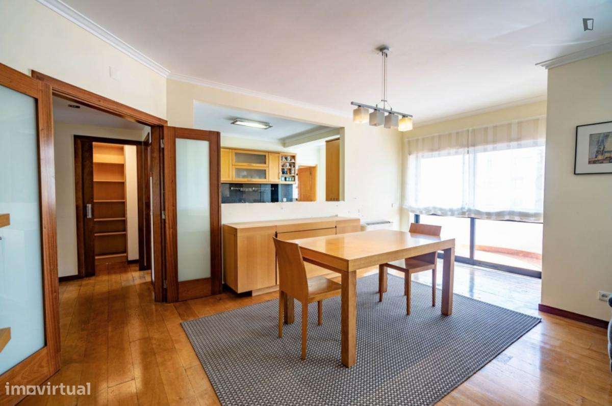 Quarto - localizado em  Coimbra - Grande imagem: 5/14