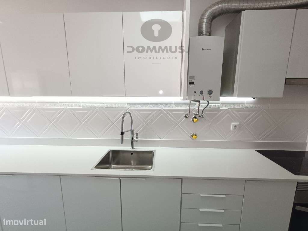 Apartamento T2 Remodelado c/ Arrecadação em São Marcos-2