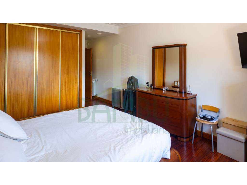 Moradia T4 térrea, com piscina, para venda em Vilar de Mouros.-22