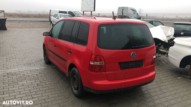 Dezmembram Volkswagen Touran 1.9 D an fabr 2006 - 4