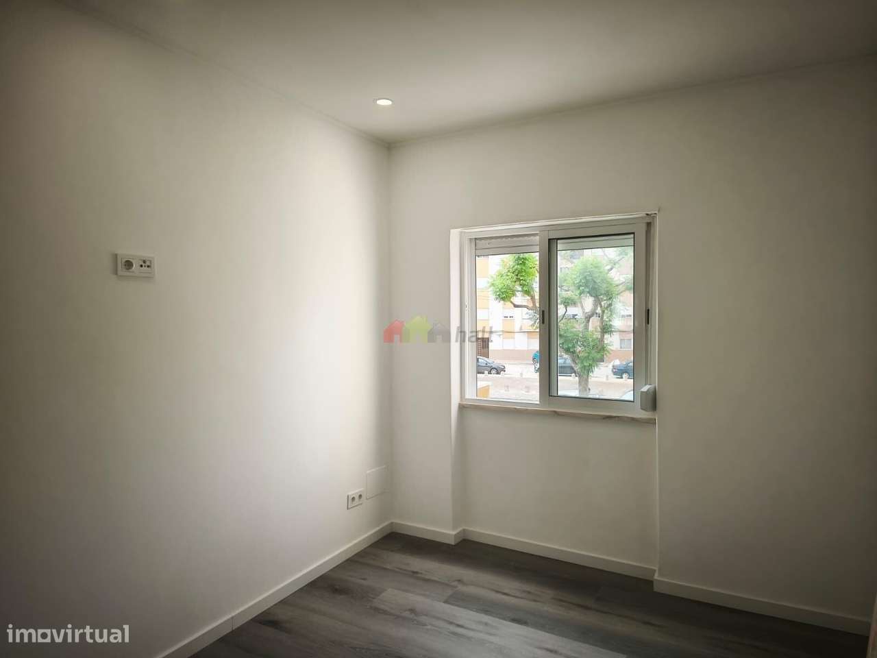 Apartamento T2 Remodelado na Baixa Banheira-7