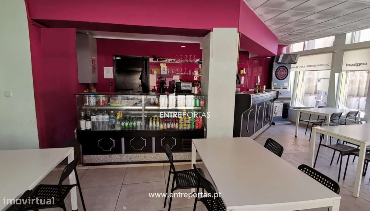 Venda de loja em pleno funcionamento como café, Póvoa de Varzim - Grande imagem: 2/12