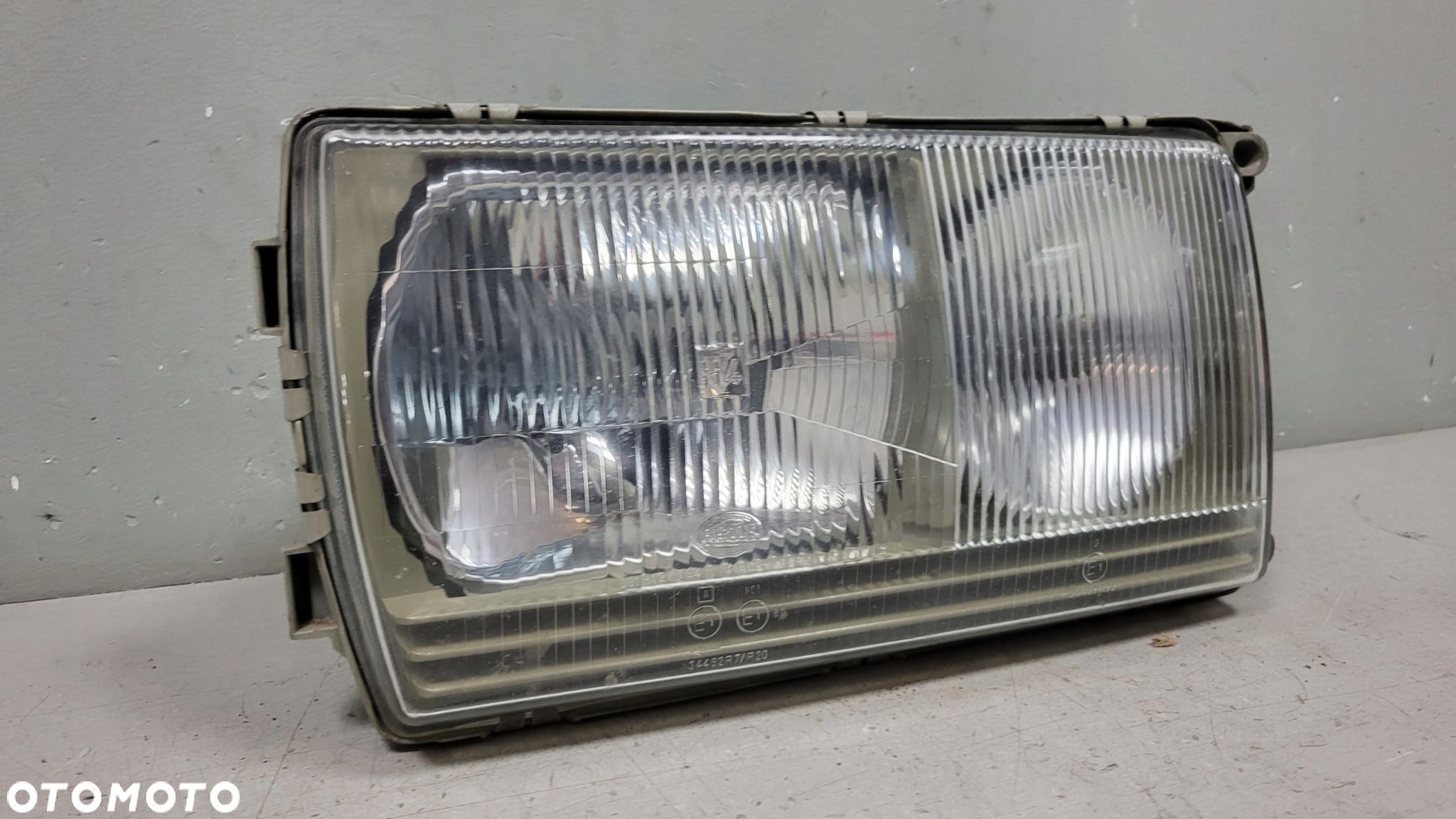 Lampa Prawy Przód Hella Mercedes W123 Coupe - 1