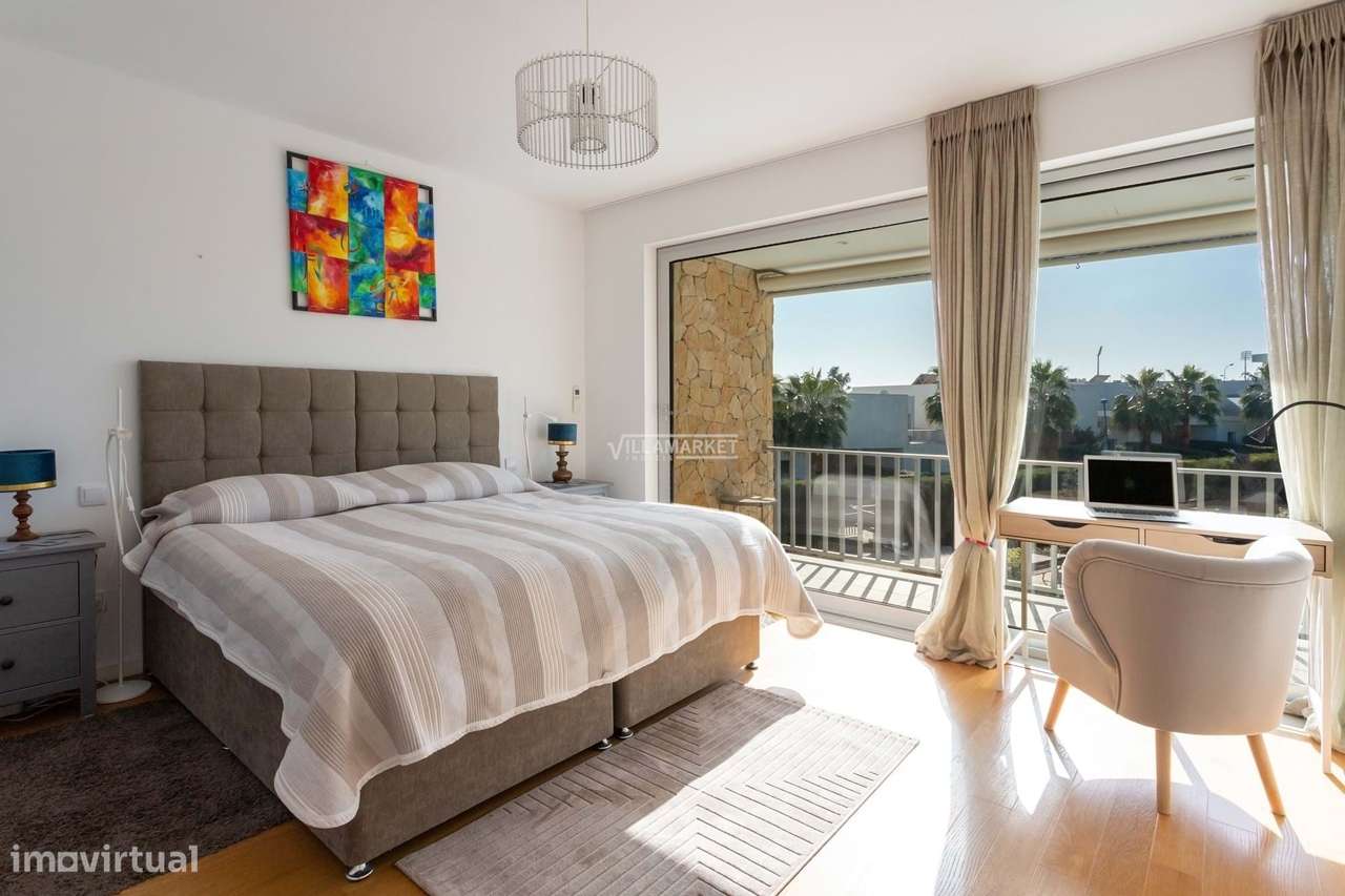 LUXUOSA VILLA V3 + 1 COM PISCINA E GARAGEM PRIVATIVA SITUADA NA CORREE-29