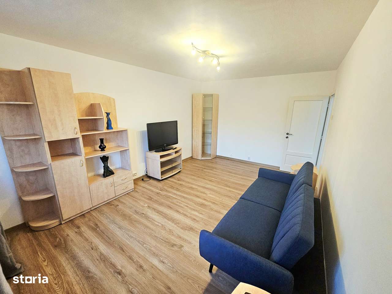 Dau în  chirie apartament 2 camere-lăngă Piața Decebal - Imagine principală: 2/11