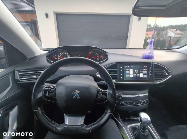 Peugeot 308 BlueHDi FAP 150 Stop&Start Allure - 11