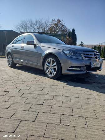 Mercedes-Benz C 200 CGI BlueEFFICIENCY - 5