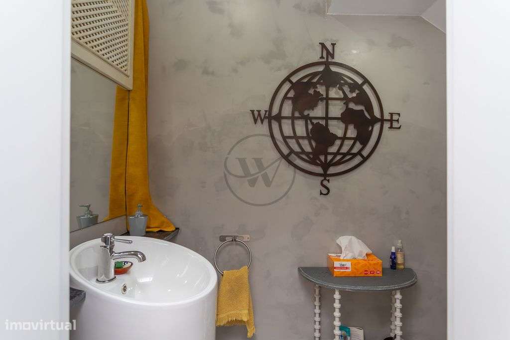 Moradia T5 com jardim e piscina no coração histórico de Azeitão-19