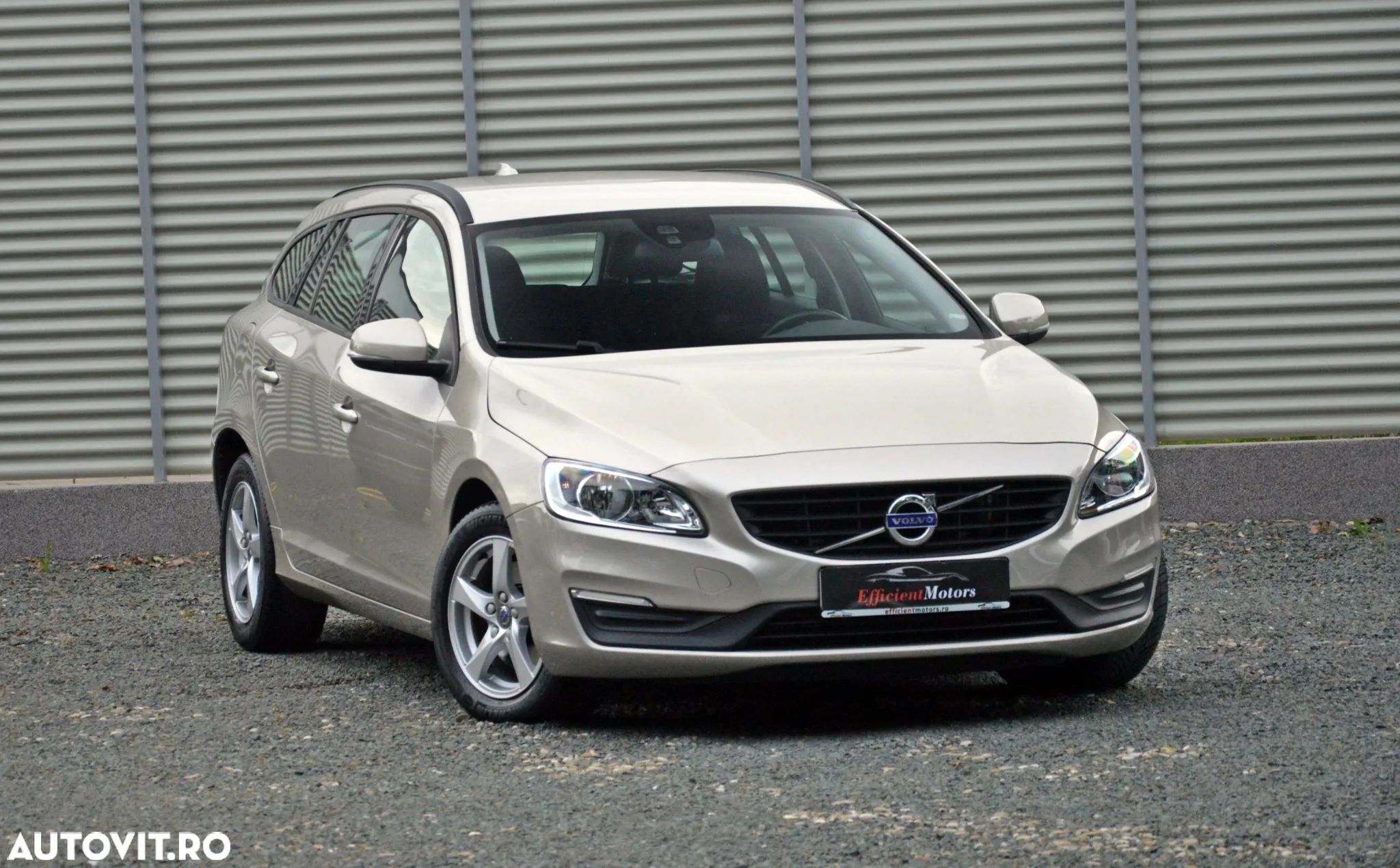 Volvo V60 D2 Geartronic Kinetic - 1