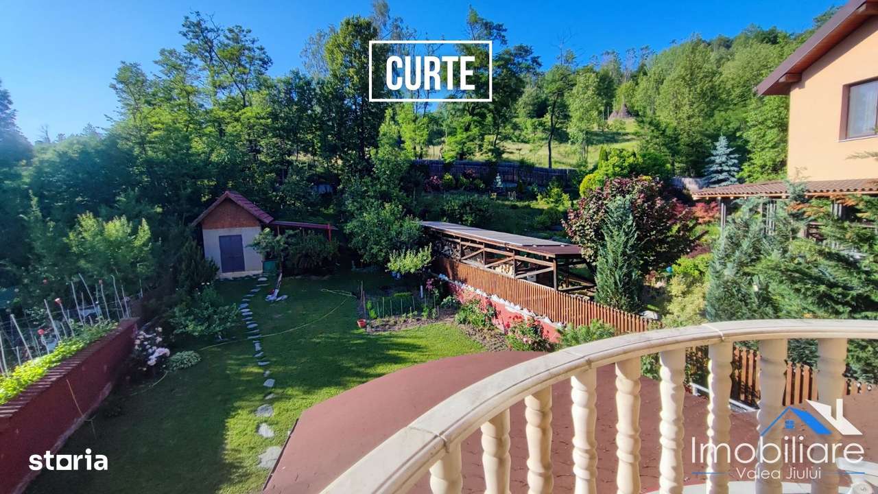 Casă 4 niveluri – Petroșani, Str. Maleia - Imagine principală: 5/20