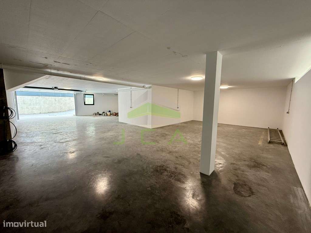 Moradia V3 nova com jardim, na zona dos Pousos-19