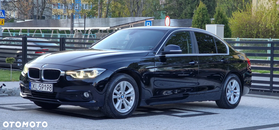 BMW Seria 3 318i - 1