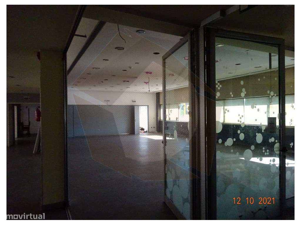 Restauração / Comércio -Parque Comercial Chiolo Maia - Grande imagem: 4/18