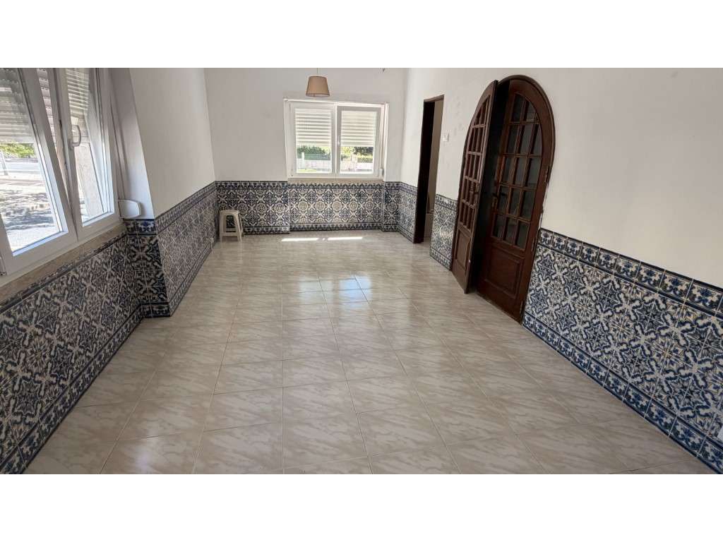 Apartamento T2 em Rio de Mouro com bom estado de conservação e exce...-14
