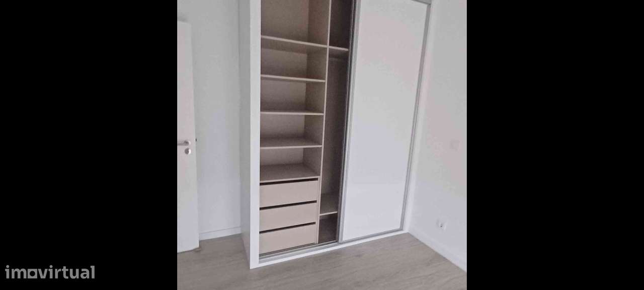 T2 com varanda, garagem e elevador em Cascais - Grande imagem: 5/8