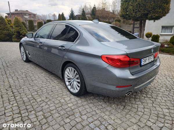 BMW Seria 5 525d Luxury Line sport - 9