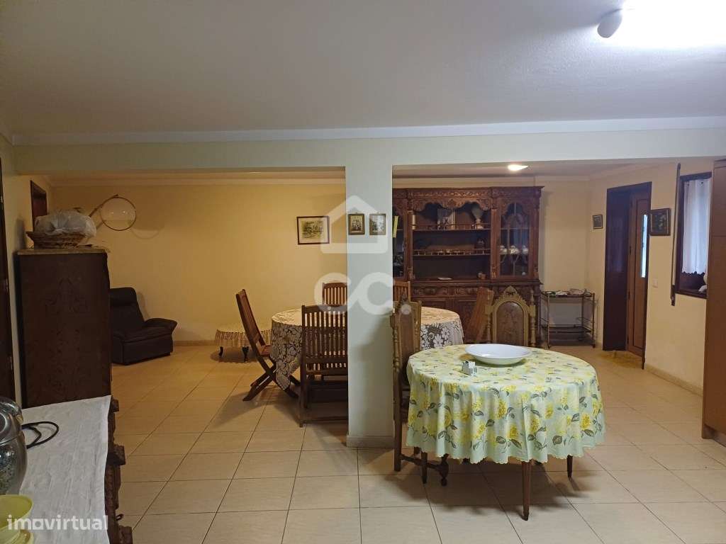 Moradia Bi-familiar T5+T2 em Palmeira, Santo Tirso-46