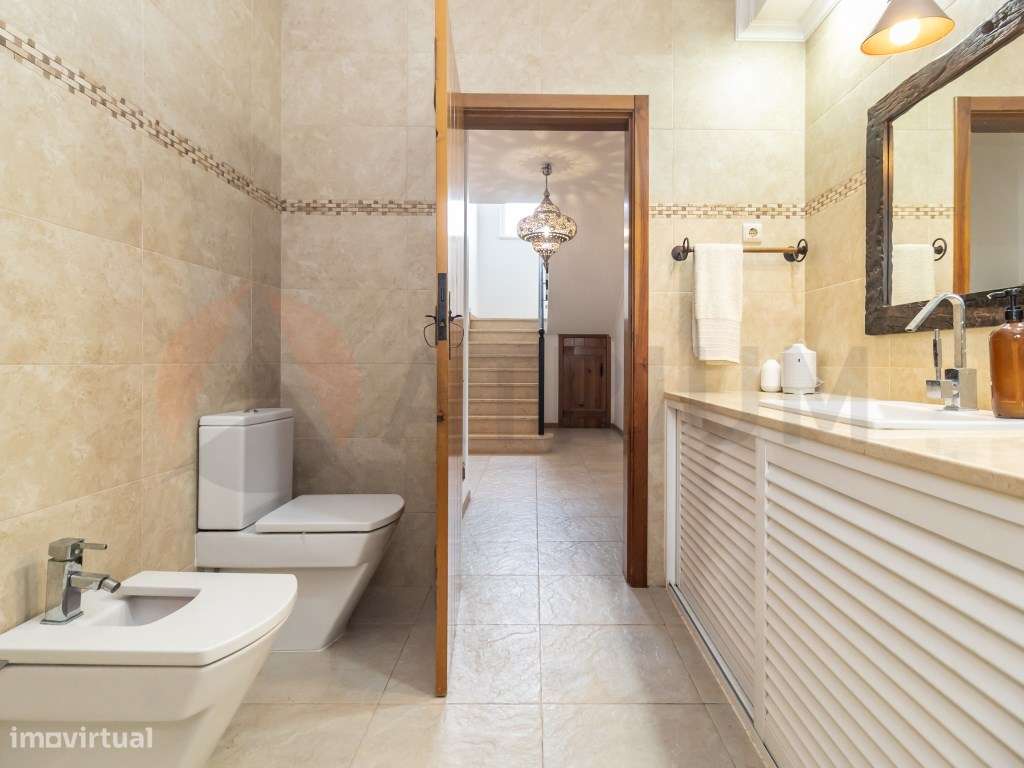 Exclusiva Moradia T6 com Quintinha, Piscina e Elevado Potencial de ...-32