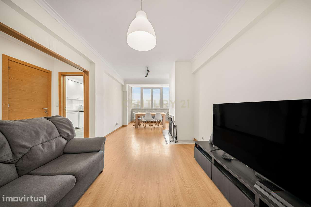 Apartamento T2  94 m² | Varanda | Arrecadação - Grande imagem: 4/27