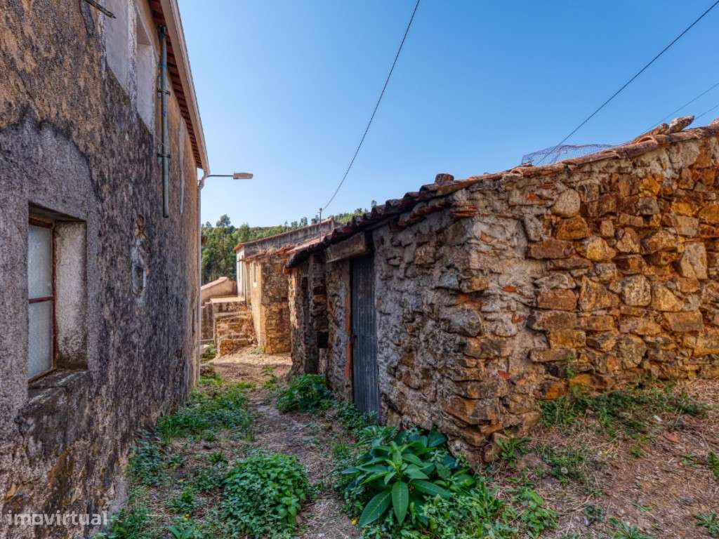 Conjunto de Cinco Imóveis urbanos com Terreno para venda em Caratão...-33