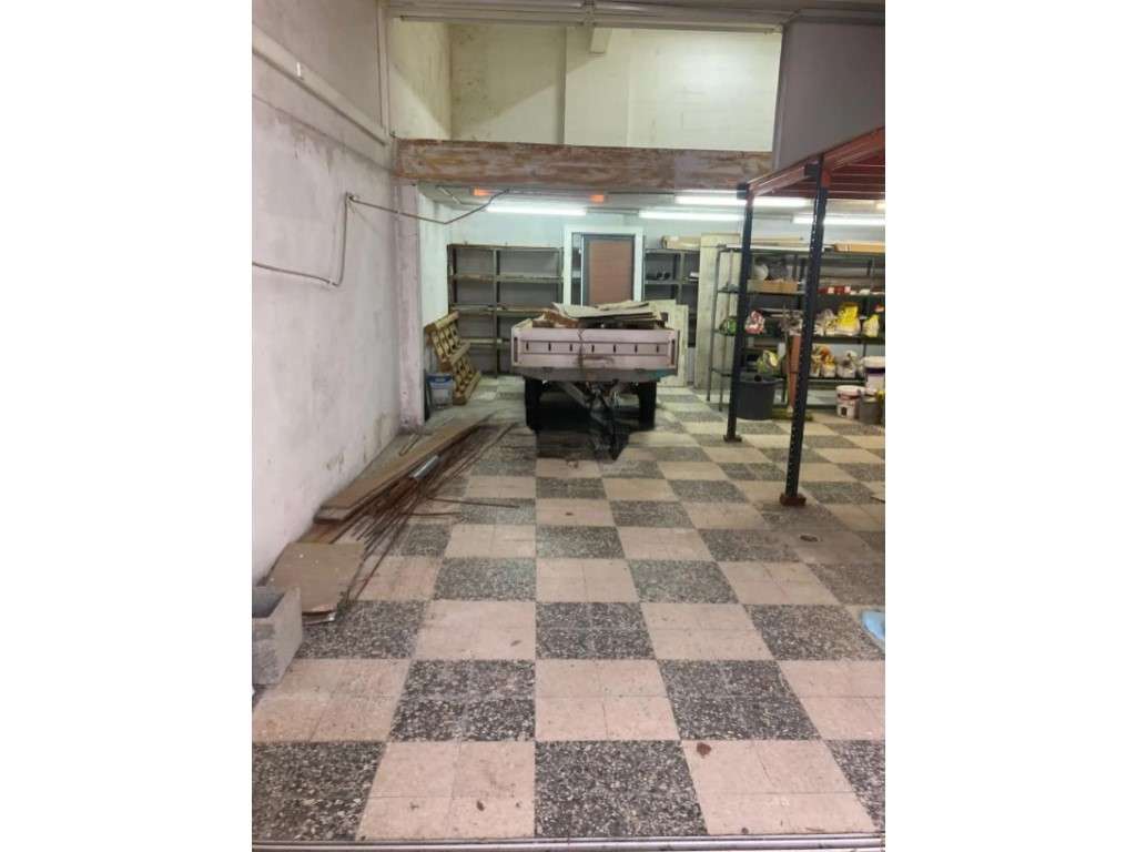 Armazém à venda na Ramada, Odivelas - Grande imagem: 3/8