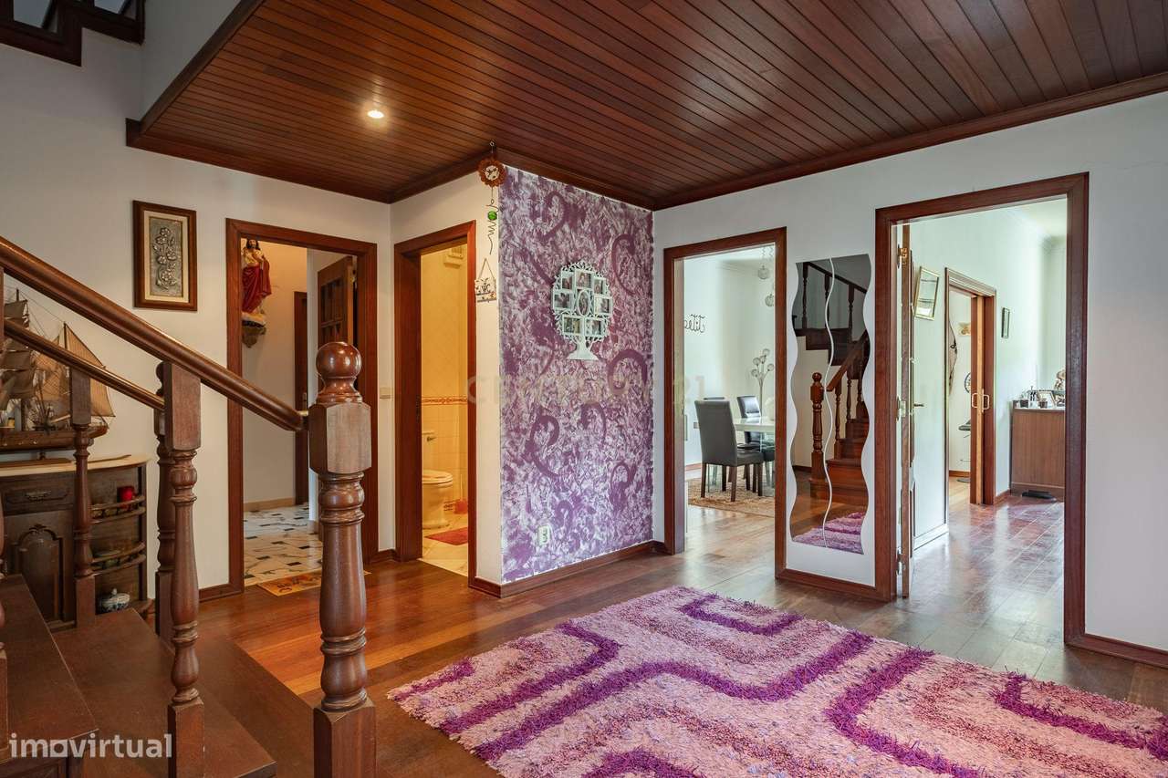 Moradia rodeada pelo campo-15