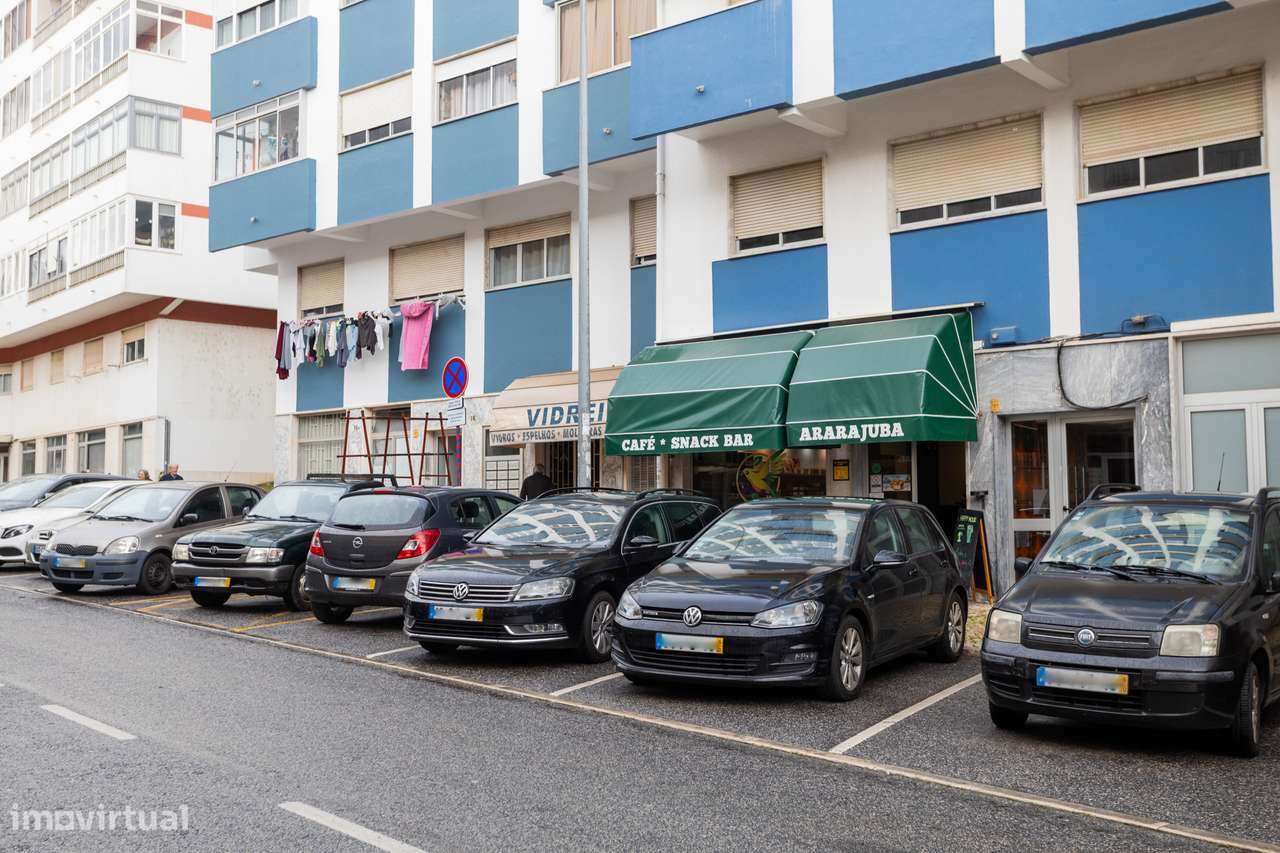 Investimento Garantido: Café/ Pastelaria em Plena Atividade em Paço de-20