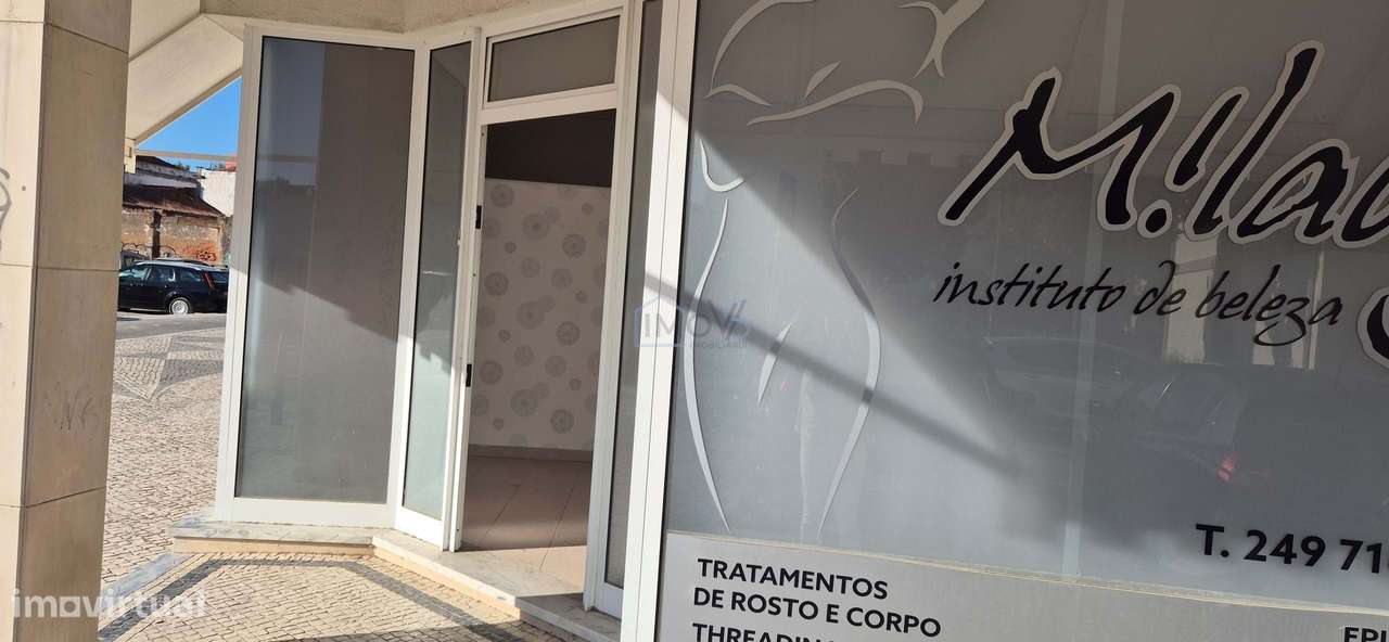 Loja/Escritório na Rua Rui Luís Gomes n.º 72-84 - Entroncamento - Grande imagem: 3/20