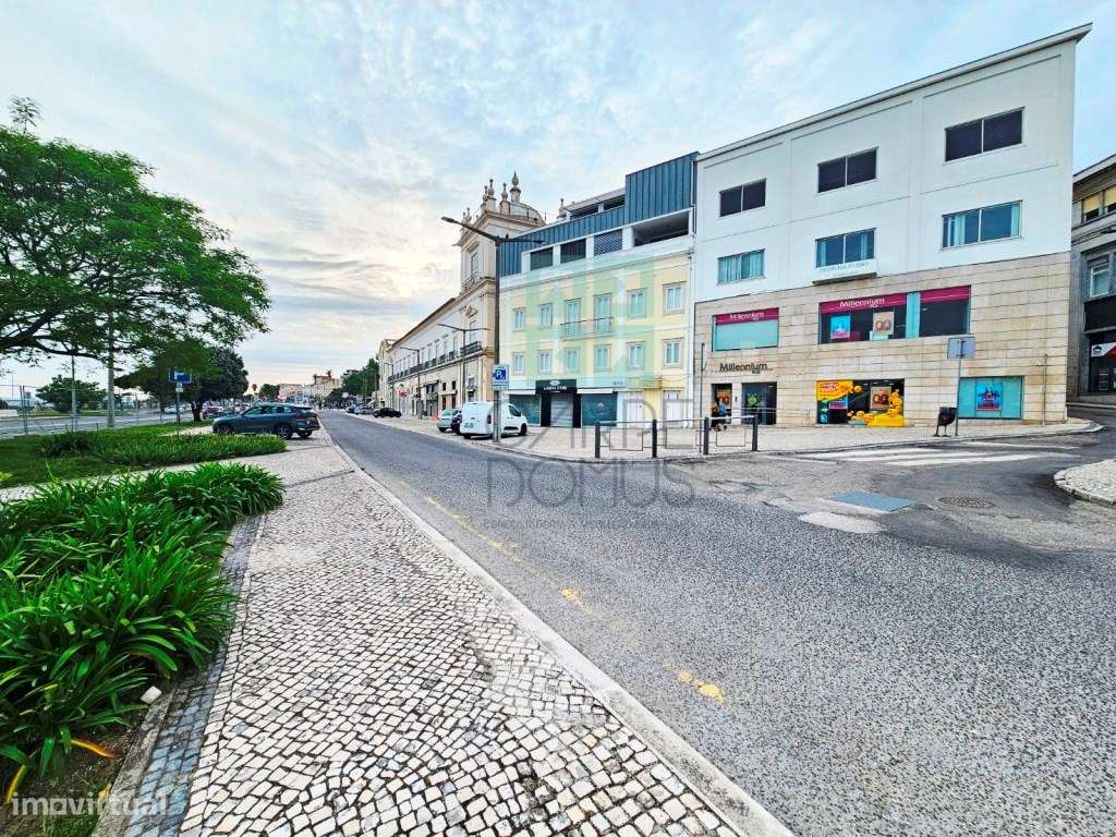 Apartamento T5 duplex, frente marina, na Figueira da Foz-51